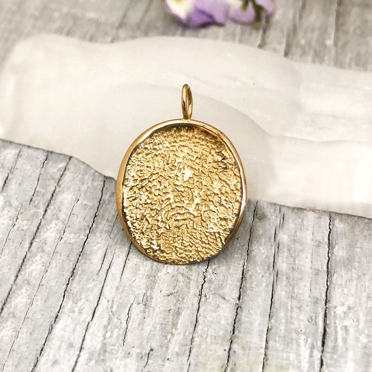 14k Gold Raised Edge Organic Oval Shaped Fingerprint Pendant from Digital Image - Luxe Design Jewellery